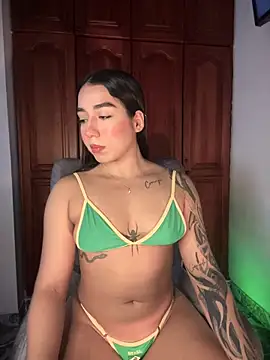 KaditaNavarro online show from December 18, 4:46 pm