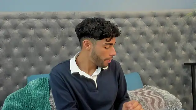 Snapshot of RaphaelDufort chatting on October 18, 5:46 pm RaphaelDufort online show from October 18, 5:46 pm