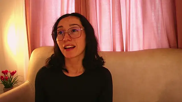 Snapshot of Ginevra_esposito chatting on June 5, 4:35 pm Ginevra esposito online show from June 5, 4:35 pm