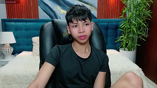 Snapshot of dilan_911 chatting on December 15, 6:34 pm dilan 911 online show from December 15, 6:34 pm