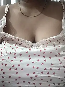 Snapshot of Raj-Rani01 chatting on October 17, 10:23 pm Raj-Rani01 online show from October 17, 10:23 pm