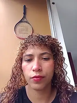 Snapshot of Vikyvoyeur chatting on November 9, 6:17 pm Vikyvoyeur online show from November 9, 6:17 pm