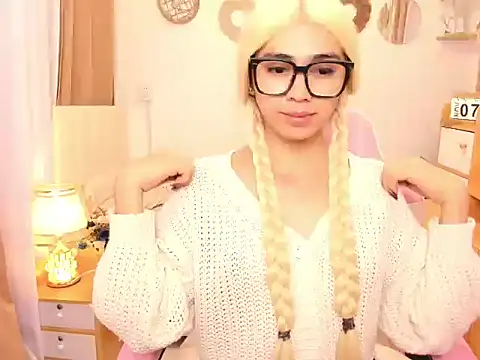 Snapshot of joyfulmartinaa chatting on November 7, 11:10 am joyfulmartinaa online show from November 7, 11:10 am