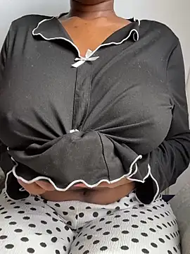 Snapshot of OrchidBae chatting on October 7, 8:22 am OrchidBae online show from October 7, 8:22 am