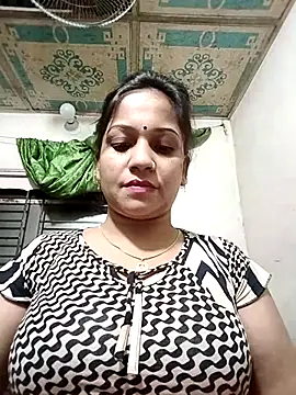 Snapshot of Payel_50 chatting on May 27, 10:07 pm Payel 50 online show from May 27, 10:07 pm