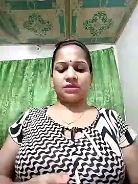 Snapshot of Payel_50 chatting on June 10, 8:52 pm Payel 50 online show from June 10, 8:52 pm