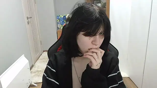 TinaQuiin online show from December 20, 9:05 am