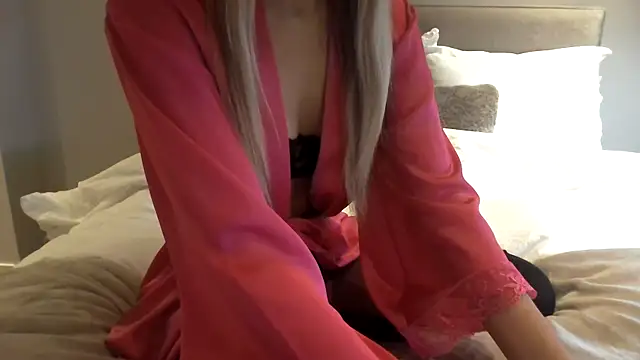 izabellaxoxo online show from January 11, 11:15 am