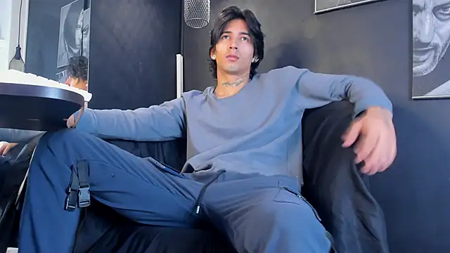 jett savage online show from December 4, 1:53 pm