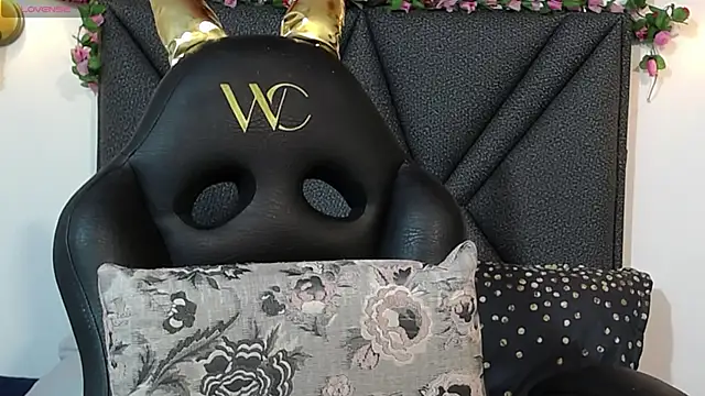 IndraKaur  online show from September 16, 12:39 pm