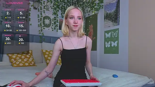 EmmaNovak online show from October 10, 12:26 pm