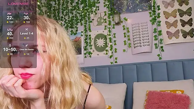 Snapshot of EmmaNovak chatting on February 5, 11:48 am EmmaNovak online show from February 5, 11:48 am