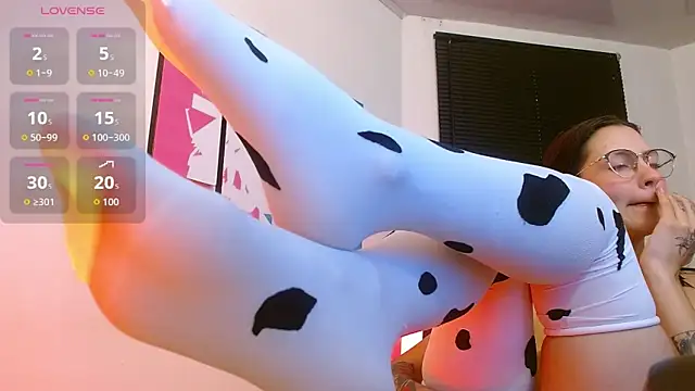 AlanaGarcia19 online show from November 14, 11:53 am