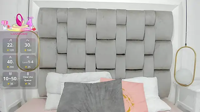 ValerieSoto online show from March 19, 7:51 pm