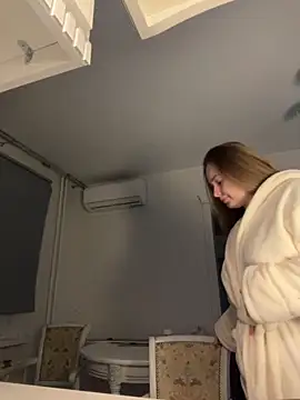 Snapshot of DeniMilkyyyyy chatting on November 19, 5:24 pm DeniMilkyyyyy online show from November 19, 5:24 pm