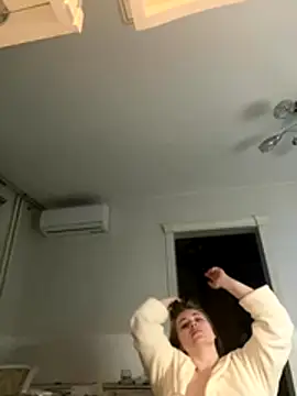 Snapshot of DeniMilkyyyyy chatting on December 5, 2:09 am DeniMilkyyyyy online show from December 5, 2:09 am