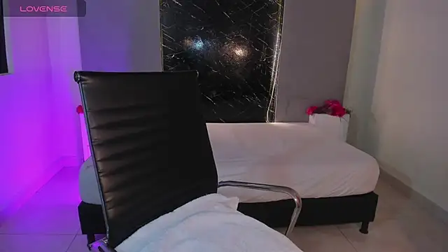 Snapshot of Hannacooper3 chatting on October 9, 7:45 pm Hannacooper3 online show from October 9, 7:45 pm