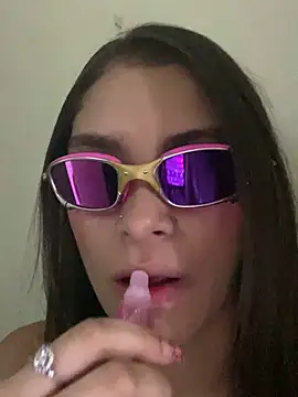 Snapshot of Hannacooper3 chatting on November 9, 11:47 pm Hannacooper3 online show from November 9, 11:47 pm