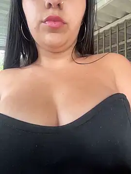 Isaa-Sweet online show from December 4, 8:28 pm