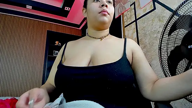 ThaliaBrooks  online show from December 5, 4:43 am