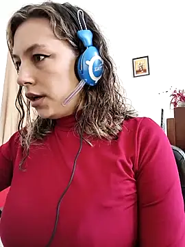 Snapshot of AlanaDesire chatting on October 4, 7:12 pm AlanaDesire online show from October 4, 7:12 pm