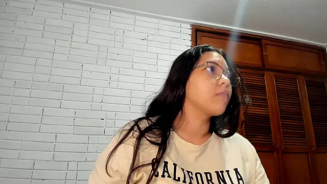 Snapshot of Naia_Stant chatting on November 6, 11:59 pm Naia Stant online show from November 6, 11:59 pm