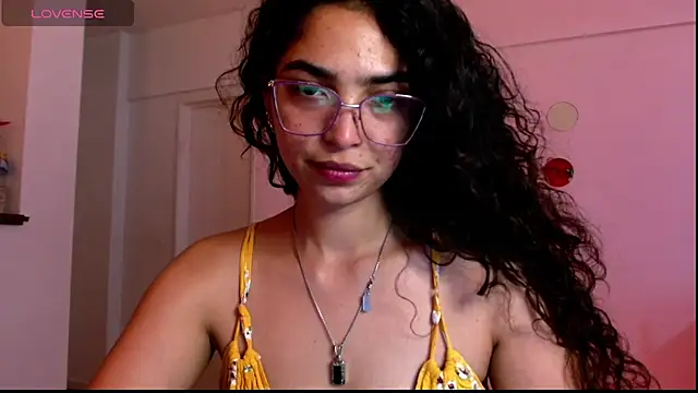 Ariagal online show from November 5, 8:20 pm