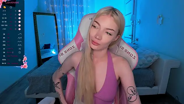 AnyaTaylor  online show from November 11, 2:44 am