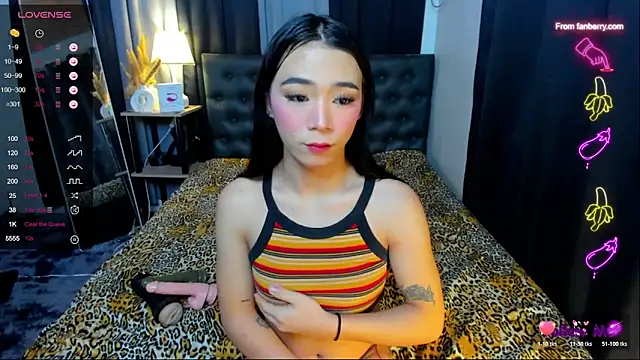 bellamoonlightX online show from October 18, 8:26 am