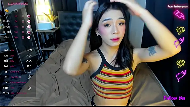 Snapshot of bellamoonlightX chatting on June 18, 8:25 am bellamoonlightX online show from June 18, 8:25 am