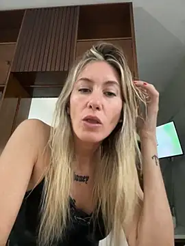 Snapshot of caritadeangellll chatting on November 19, 9:48 pm caritadeangellll online show from November 19, 9:48 pm