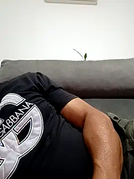 Snapshot of Binhocrs chatting on November 24, 1:49 am Binhocrs online show from November 24, 1:49 am