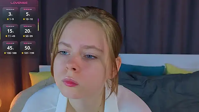 JulietteRain online show from November 3, 5:14 pm