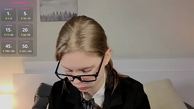Snapshot of JulietteRain chatting on July 27, 10:17 pm JulietteRain online show from July 27, 10:17 pm