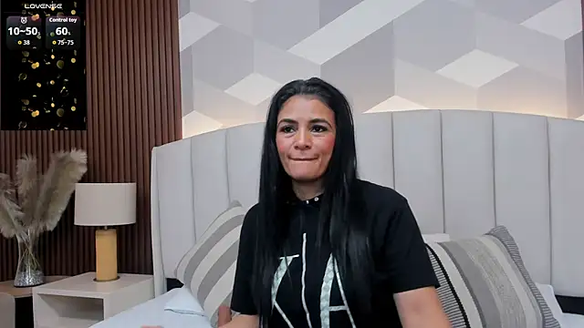 Mommy Naughty online show from January 10, 11:23 am