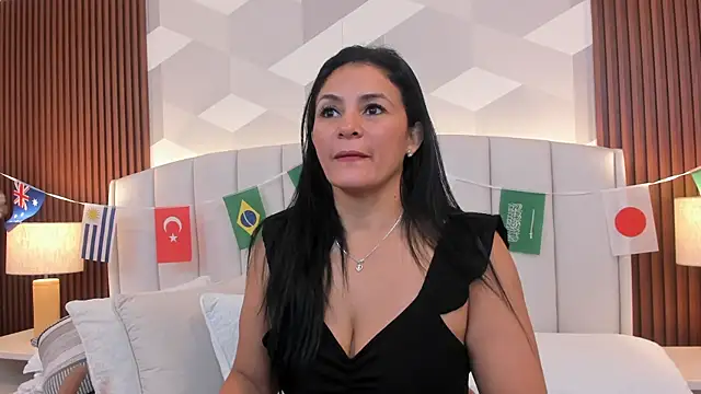 Snapshot of Mommy_Naughty chatting on July 20, 11:12 am Mommy Naughty online show from July 20, 11:12 am