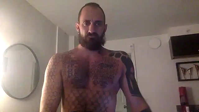Snapshot of Bearlyfuckinglogan chatting on July 1, 3:01 pm Bearlyfuckinglogan online show from July 1, 3:01 pm