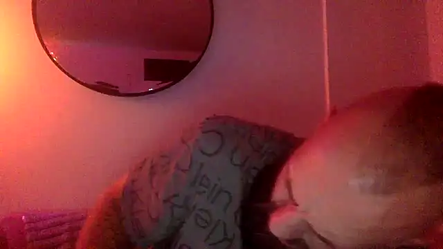Snapshot of Bearlyfuckinglogan chatting on July 6, 1:13 am Bearlyfuckinglogan online show from July 6, 1:13 am