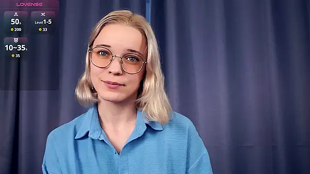 Snapshot of EdaKirkIin chatting on October 17, 5:32 am EdaKirkIin online show from October 17, 5:32 am