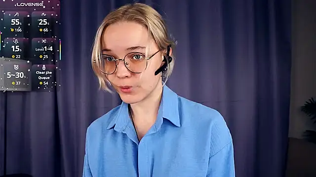 Snapshot of EdaKirkIin chatting on October 26, 5:24 am EdaKirkIin online show from October 26, 5:24 am