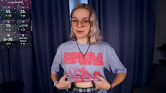 Snapshot of EdaKirkIin chatting on October 28, 5:33 am EdaKirkIin online show from October 28, 5:33 am