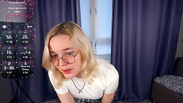 Snapshot of EdaKirkIin chatting on November 7, 6:13 am EdaKirkIin online show from November 7, 6:13 am