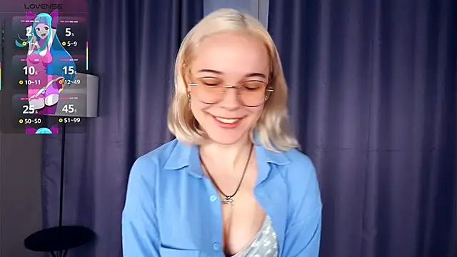 Snapshot of EdaKirkIin chatting on November 11, 5:40 am EdaKirkIin online show from November 11, 5:40 am