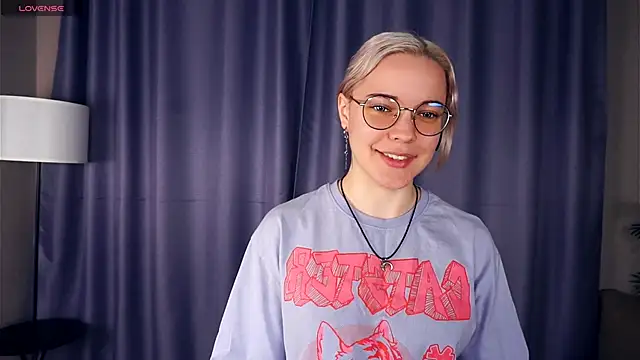 Snapshot of EdaKirkIin chatting on November 24, 6:13 am EdaKirkIin online show from November 24, 6:13 am