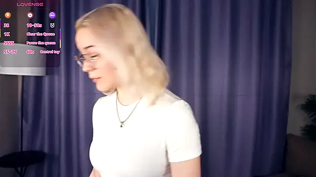 Snapshot of EdaKirkIin chatting on November 26, 5:30 am EdaKirkIin online show from November 26, 5:30 am