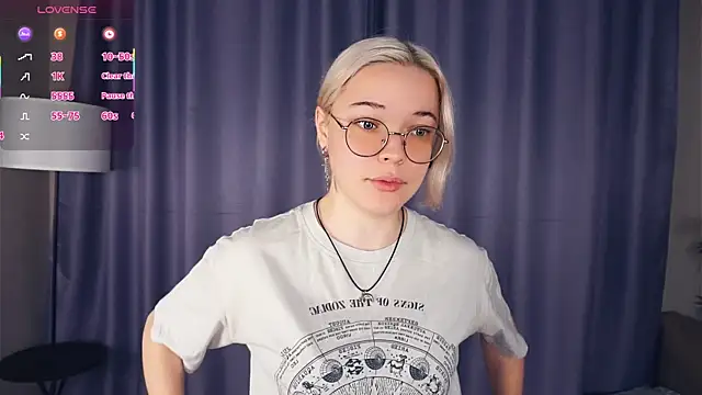 Snapshot of EdaKirkIin chatting on November 27, 5:42 am EdaKirkIin online show from November 27, 5:42 am