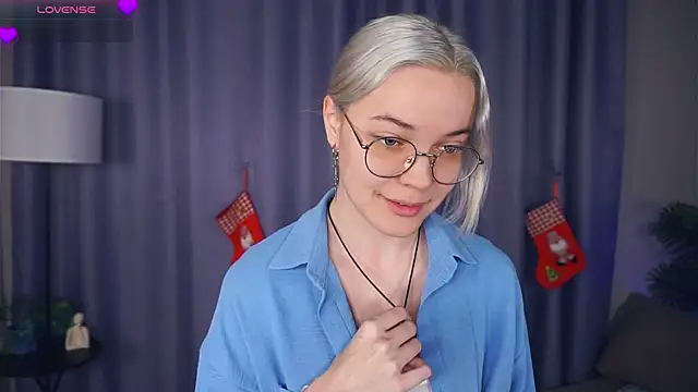 Snapshot of EdaKirkIin chatting on December 16, 6:07 am EdaKirkIin online show from December 16, 6:07 am