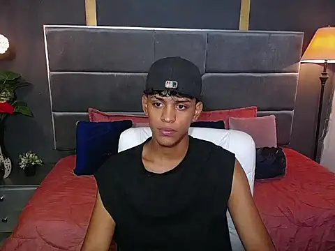 Snapshot of jhos_padill chatting on June 16, 1:58 pm jhos padill online show from June 16, 1:58 pm