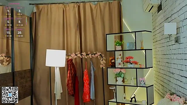 LorinaMaffitt online show from October 24, 5:09 pm