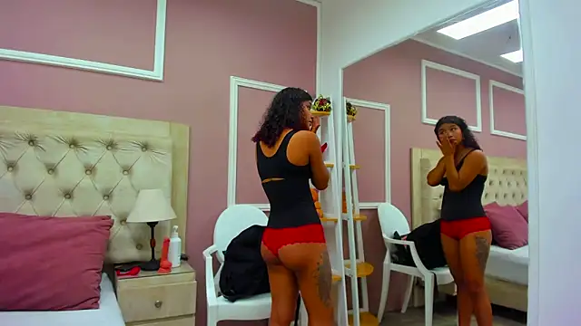 merlyaluna online show from September 12, 11:15 pm